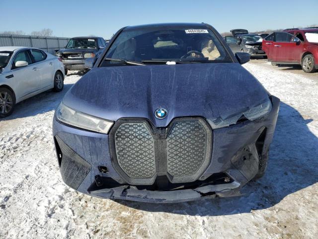 WB533CF00PCM07995 - 2023 BMW IX M60 Blau Foto 5