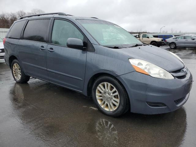 5TDDK4CC3AS031301 - 2010 TOYOTA SIENNA XLE GRAY photo 4