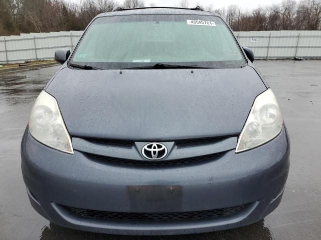 5TDDK4CC3AS031301 - 2010 TOYOTA SIENNA XLE GRAY photo 5