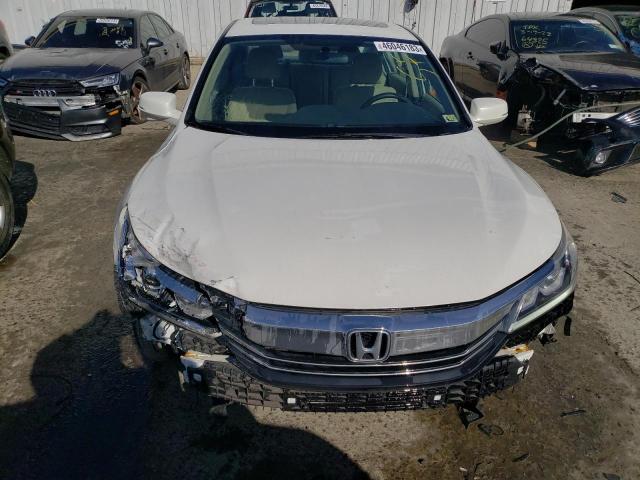 1HGCR2F72HA090746 - 2017 HONDA ACCORD EX WHITE photo 5