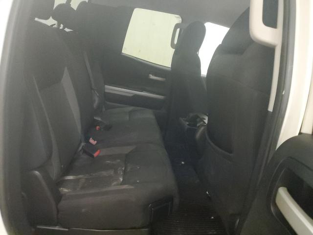 5TFUW5F1XGX580016 - 2016 TOYOTA TUNDRA DOUBLE CAB SR/SR5 WHITE photo 10