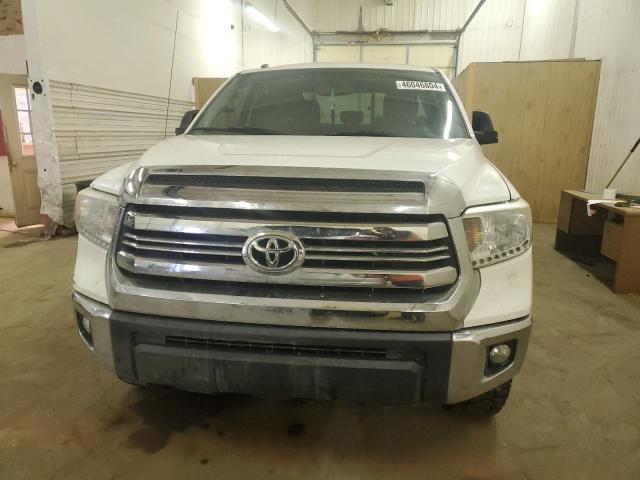 5TFUW5F1XGX580016 - 2016 TOYOTA TUNDRA DOUBLE CAB SR/SR5 WHITE photo 5