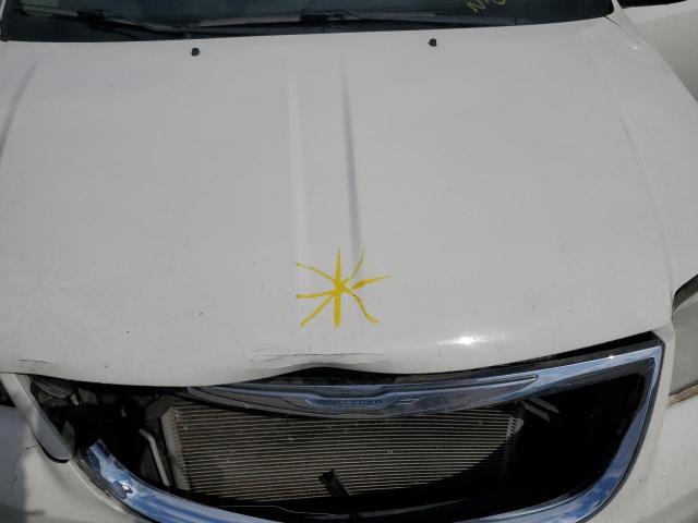 2C4RC1CG1DR559100 - 2013 CHRYSLER TOWN & COU TOURING L WHITE photo 12