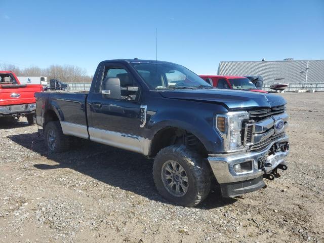 1FTRF3BT2JEC37978 - 2018 FORD F350 SUPER DUTY BLUE photo 4