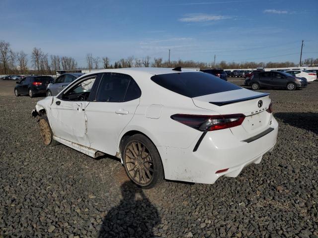 4T1G11BK8PU073227 - 2023 TOYOTA CAMRY SE NIGHT SHADE WHITE photo 2