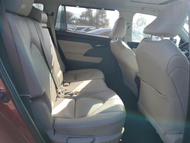 5TDGZRBH9NS573513 - 2022 TOYOTA HIGHLANDER XLE RED photo 11