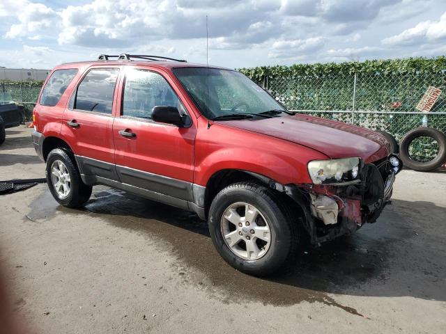 1FMYU03115KA66527 - 2005 FORD ESCAPE XLT RED photo 4