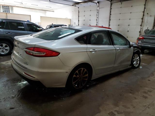 3FA6P0LU3KR109145 - 2019 FORD FUSION SE SILVER photo 3