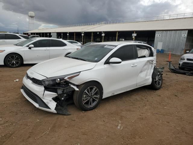 3KPF24AD3NE425501 - 2022 KIA FORTE FE WHITE photo 1