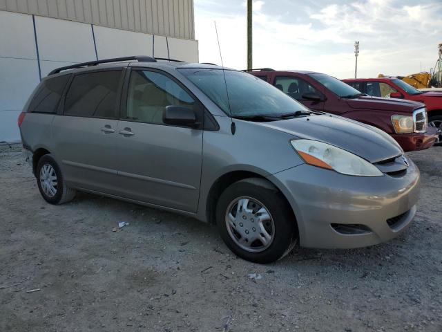 5TDZK23C49S284021 - 2009 TOYOTA SIENNA CE SILVER photo 4