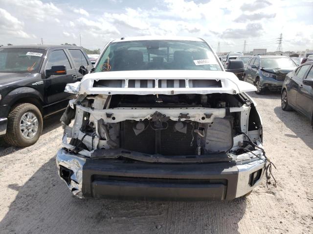 5TFRM5F16KX140136 - 2019 TOYOTA TUNDRA DOUBLE CAB SR/SR5 WHITE photo 5