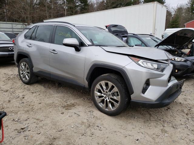 2T3A1RFV6KC055545 - 2019 TOYOTA RAV4 XLE PREMIUM SILVER photo 4