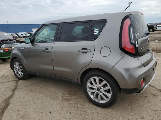 KNDJP3A57J7509362 - 2018 KIA SOUL + SILVER photo 2