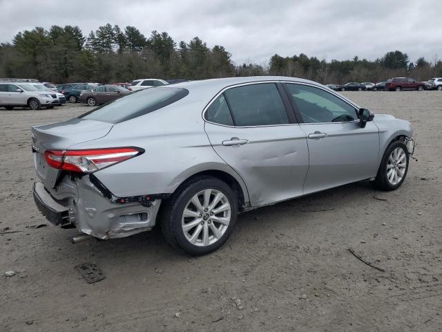 4T1B11HK7JU118327 - 2018 TOYOTA CAMRY L SILVER photo 3