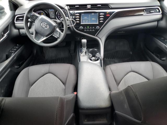 4T1B11HK7JU118327 - 2018 TOYOTA CAMRY L SILVER photo 8