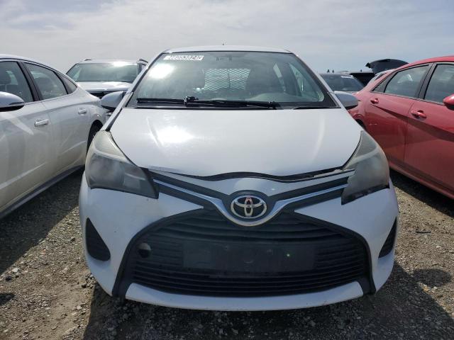 VNKKTUD39FA046481 - 2015 TOYOTA YARIS WHITE photo 5