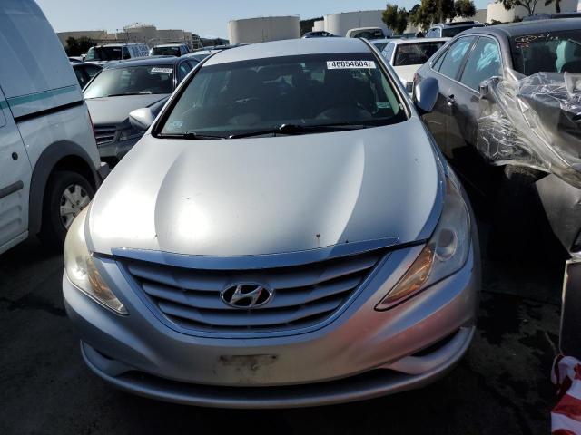 5NPEB4AC6BH292615 - 2011 HYUNDAI SONATA GLS SILVER photo 5