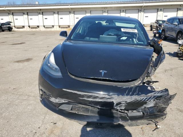 5YJ3E1EB8JF184637 - 2018 TESLA MODEL 3 BLACK photo 5