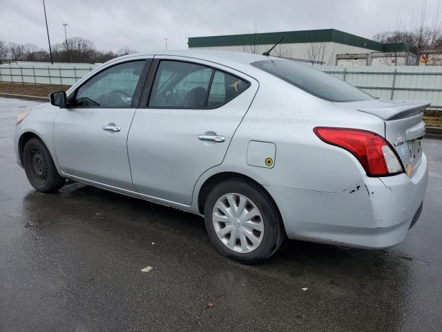 3N1CN7AP1GL906662 - 2016 NISSAN VERSA S SILVER photo 2