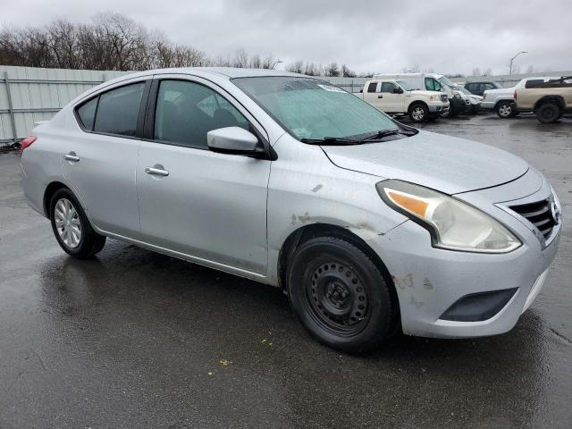 3N1CN7AP1GL906662 - 2016 NISSAN VERSA S SILVER photo 4