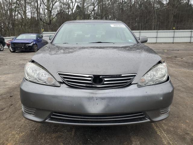 4T1BE32K65U640817 - 2005 TOYOTA CAMRY LE GRAY photo 5