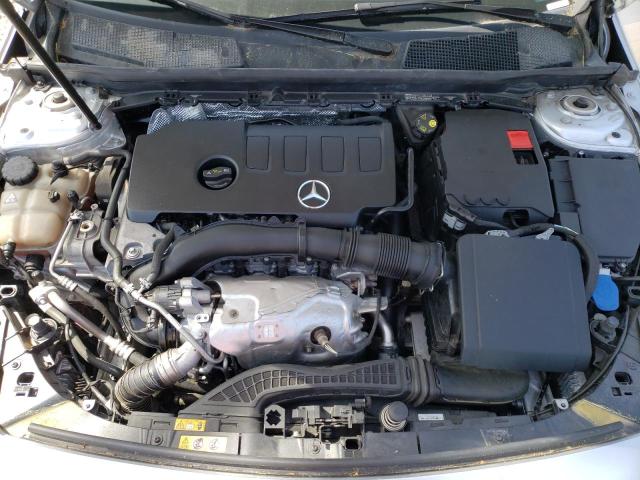 W1K3G4EB4LW047842 - 2020 MERCEDES-BENZ A 220 SILVER photo 11