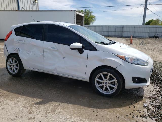 3FADP4EJ0KM148340 - 2019 FORD FIESTA SE WHITE photo 4