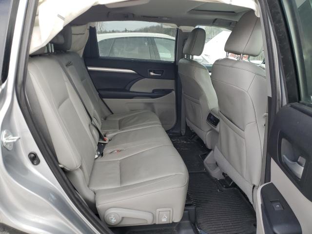 5TDJKRFH8GS295906 - 2016 TOYOTA HIGHLANDER XLE 银色 照片 11