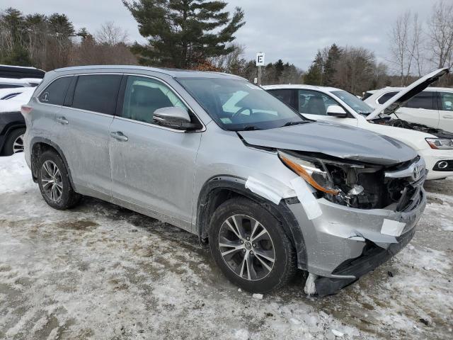 5TDJKRFH8GS295906 - 2016 TOYOTA HIGHLANDER XLE 银色 照片 4