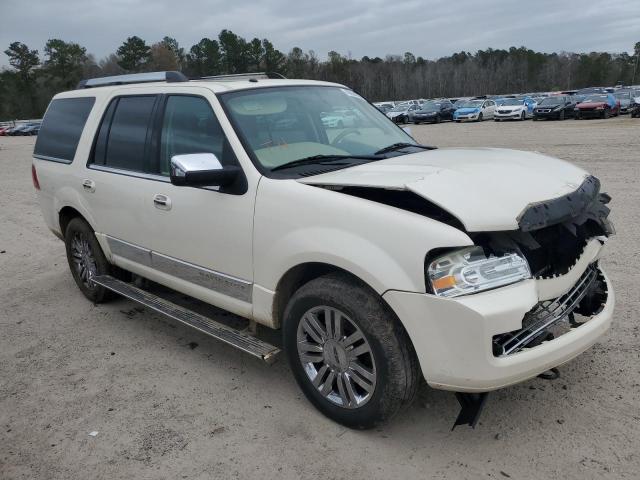 5LMFU28597LJ02635 - 2007 LINCOLN NAVIGATOR თეთრი ფოტო 4