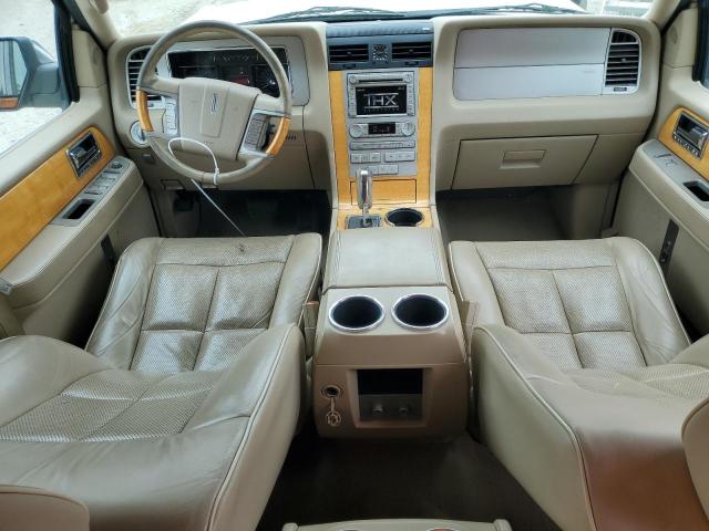 5LMFU28597LJ02635 - 2007 LINCOLN NAVIGATOR თეთრი ფოტო 8
