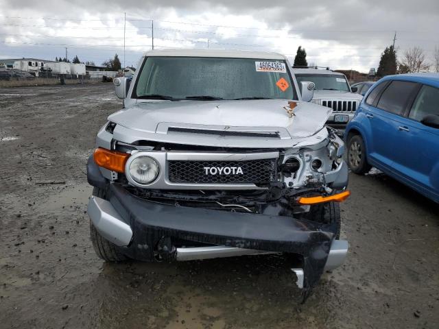 JTEBU11F970069779 - 2007 TOYOTA FJ CRUISER SILVER photo 5