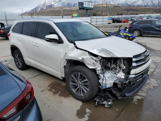 5TDKZRFH0JS541869 - 2018 TOYOTA HIGHLANDER SE WHITE photo 4