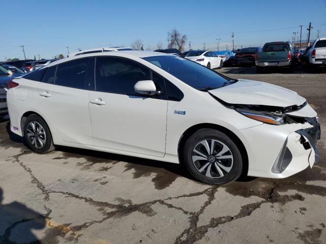 JTDKARFPXK3108044 - 2019 TOYOTA PRIUS PRIM WHITE photo 4