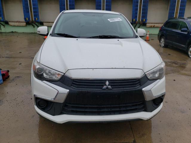 JA4AP3AU4GZ024613 - 2016 MITSUBISHI OUTLANDER ES WHITE photo 5