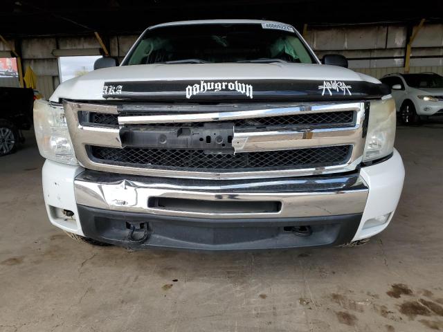 3GCPKSE30BG388997 - 2011 CHEVROLET SILVERADO K1500 LT WHITE photo 5