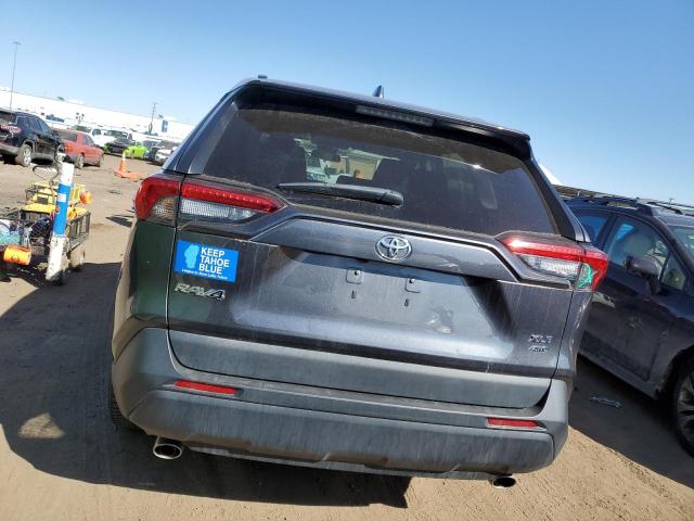 2T3P1RFV1MC183950 - 2021 TOYOTA RAV4 XLE GRAY photo 6