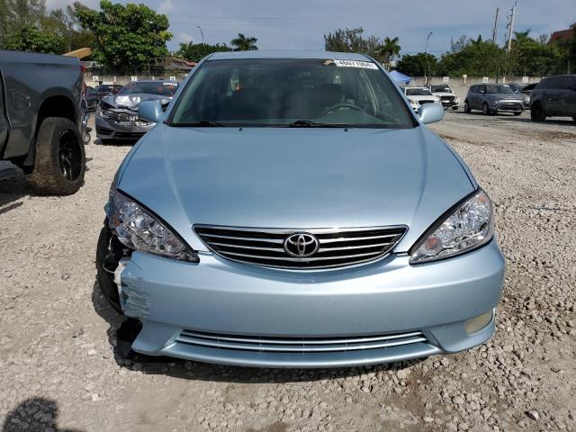 4T1BF30K65U598889 - 2005 TOYOTA CAMRY LE BLUE photo 5