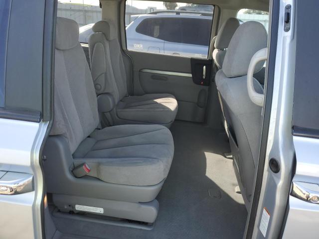 KNDMC233676020934 - 2007 HYUNDAI ENTOURAGE GLS SILVER photo 11