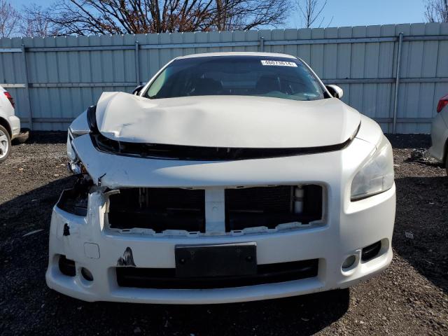 1N4AA5AP3BC807372 - 2011 NISSAN MAXIMA S WHITE photo 5