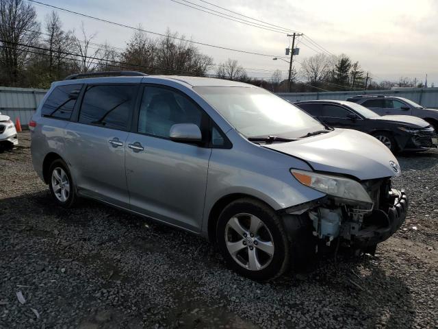 5TDDK3DC0BS019066 - 2011 TOYOTA SIENNA XLE GRAY photo 4