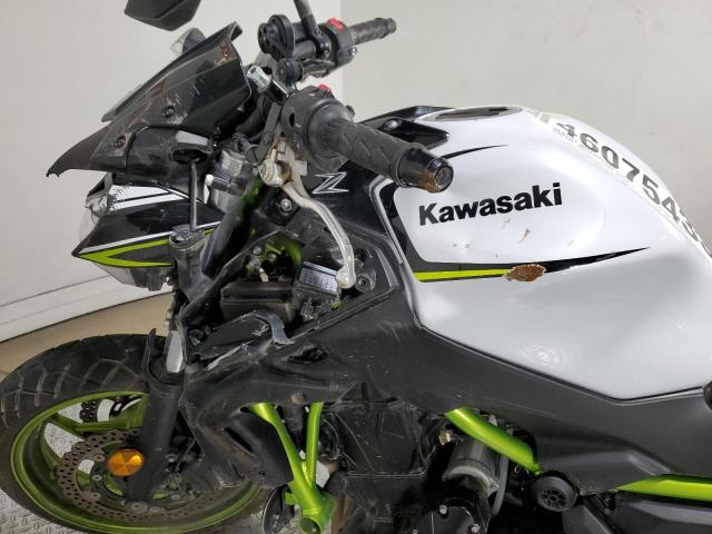 ML5EREK14MDA28250 - 2021 KAWASAKI ER650 K WHITE photo 9