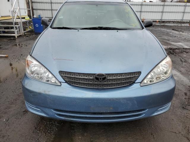 4T1BE32KX4U823796 - 2004 TOYOTA CAMRY LE BLUE photo 5