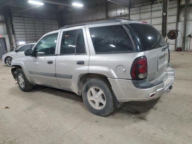 1GNDT13S852253369 - 2005 CHEVROLET TRAILBLAZE LS SILVER photo 2