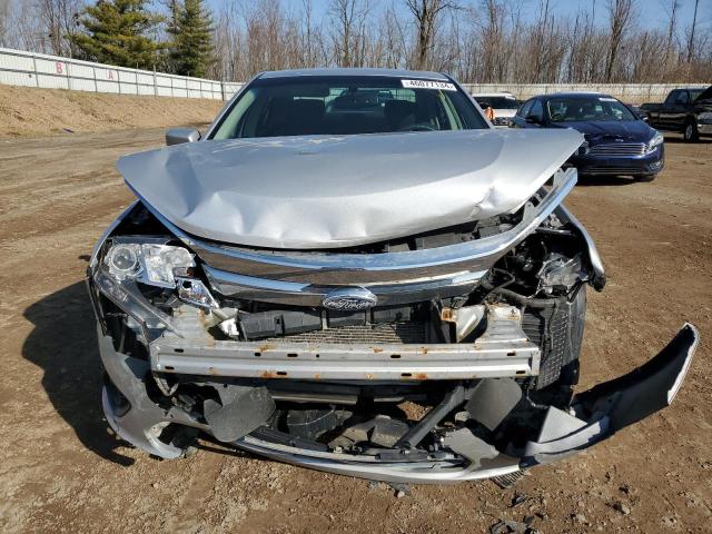 3FAHP0HA9BR318008 - 2011 FORD FUSION SE SILVER photo 5