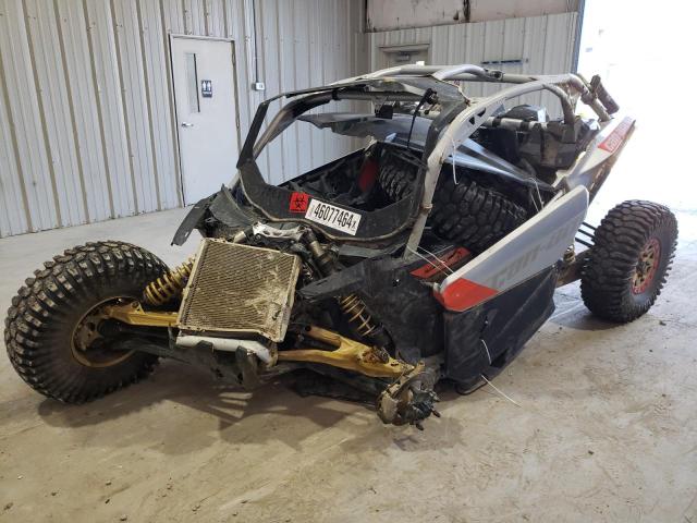 3JBVXAW43KK002213 - 2019 CAN-AM MAVERICK X RS TURBO R SILVER photo 2