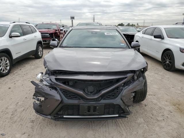 4T1K61AK5PU729820 - 2023 TOYOTA CAMRY XSE GRAY photo 5