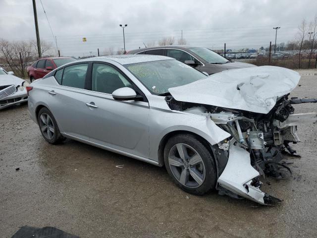 1N4BL4DV4KC182421 - 2019 NISSAN ALTIMA SV SILVER photo 4