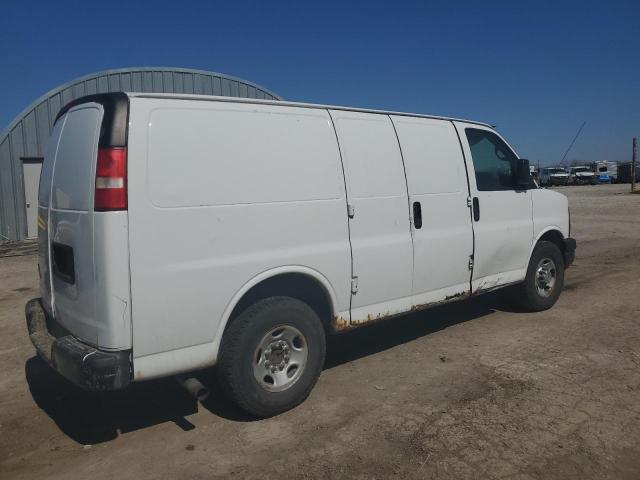 1GCWGFCA9C1163239 - 2012 CHEVROLET EXPRESS G2 WHITE photo 3