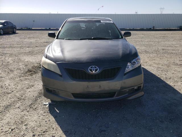 4T1BK46K29U077666 - 2009 TOYOTA CAMRY SE GRAY photo 5